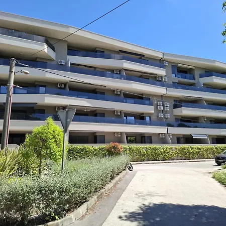 Apartament Modern 2-bedroom Near The