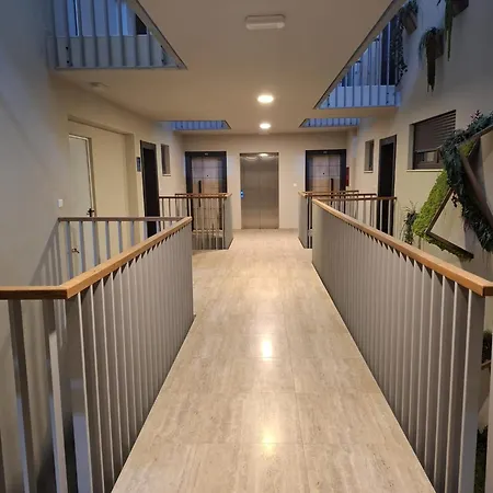 Apartament Modern 2-bedroom Near The *
