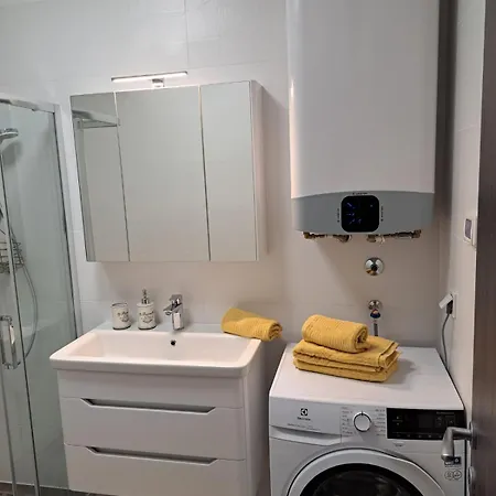 Apartament Modern 2-bedroom Near The Pula