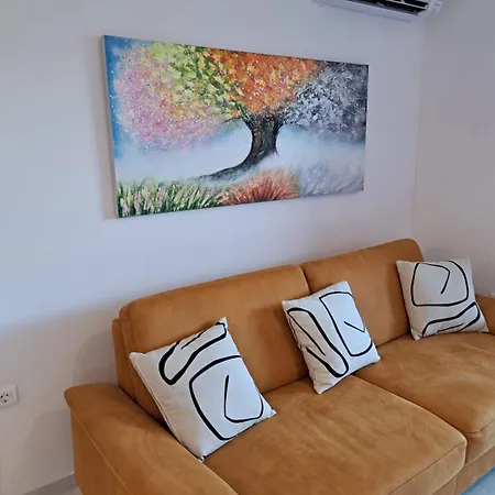 Apartament Modern 2-bedroom Near The