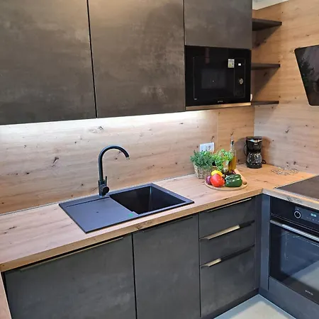 Apartament Modern 2-bedroom Near The