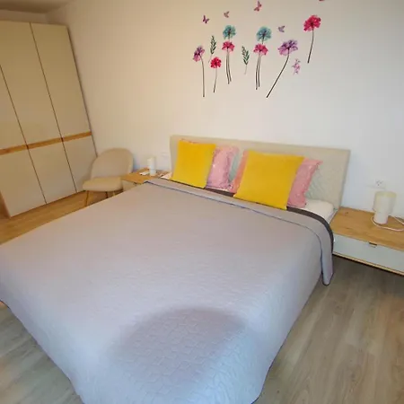 Modern 2-bedroom Near The Apartmán
