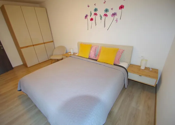 Modern 2-bedroom Near The Apartmán