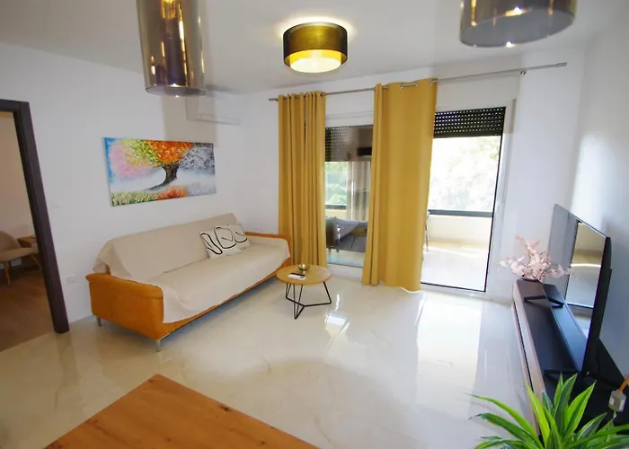 Modern 2-bedroom Near The Apartmán *