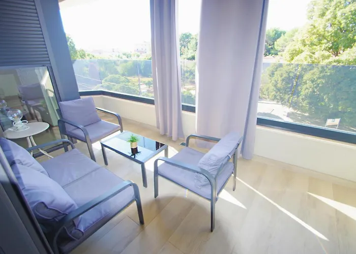 Apartmán Modern 2-bedroom Near The Pula
